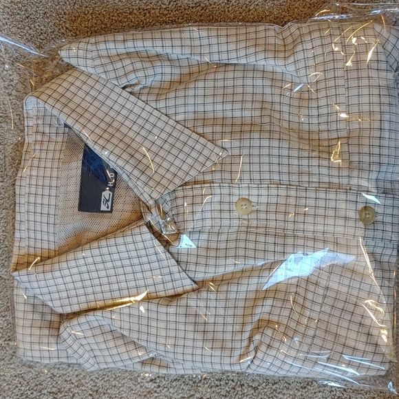 Men's Casual Button Shirt - Picture 5 of 5